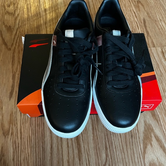 Puma CLYDE HACKED PERF TOE size 8.5 - Picture 2 of 8